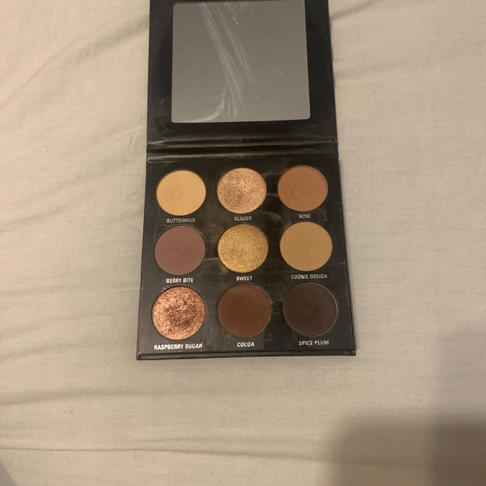 moderately used kylie jenner eyeshadow